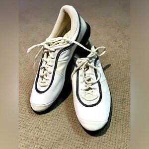 Nike Air Women’s Size 7 Dormie II White Leather Cleated Golf Shoes